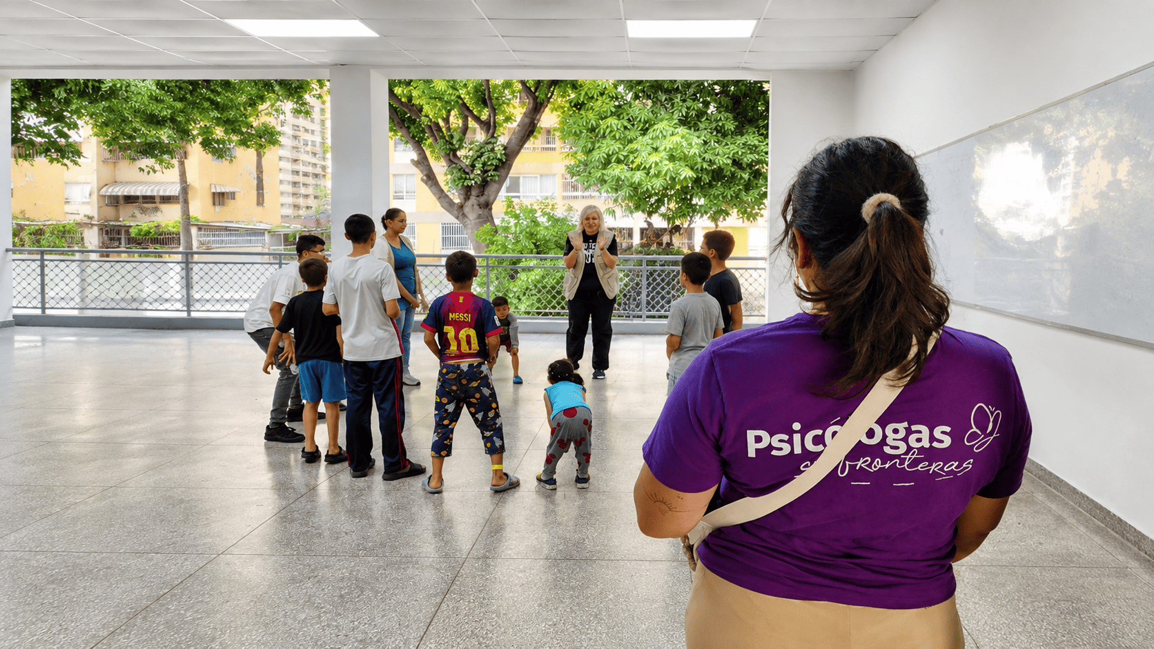 Actividad con infancia durante la intervención de Psicólogas sin Fronteras en Venezuela